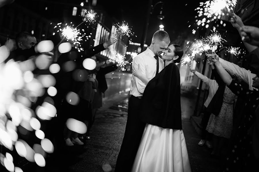 Fotógrafo de casamento Darya Romanova (daryaromanova9). Foto de 3 de outubro 2023