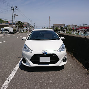 アクア NHP10