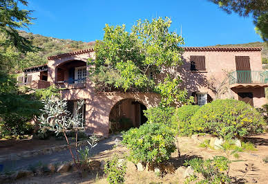 Seaside villa with garden and terrace 9