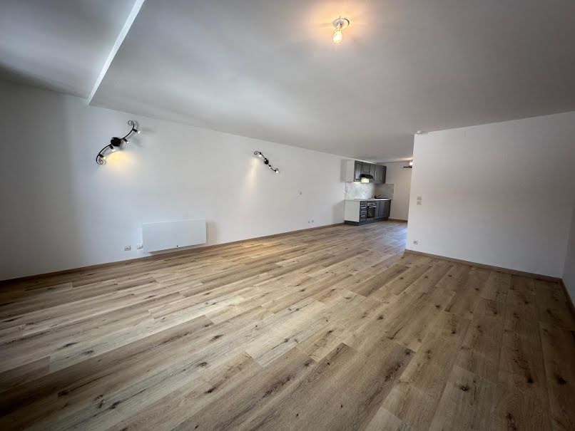 Location  appartement 1 pièce 45 m² à Aire-sur-l'Adour (40800), 450 €