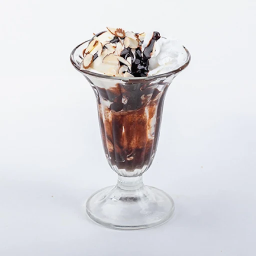 Classic Hot Fudge Sundae