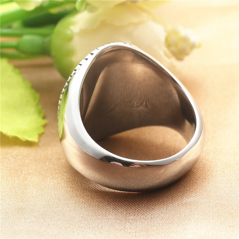 Bague ciseaux en acier titane européen et américain, rétro tendance homme punk. Un bijou audacieux, durable et parfait pour affirmer son style.