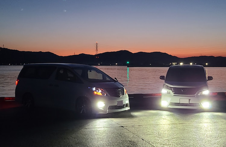アルファードのマジックアワーと愛車・アルヴェルコラボ・アルヴェル好きと繋がりたいに関するカスタム事例の投稿画像3枚目