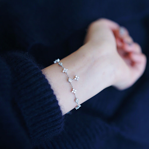 Title 4, Exquisite Sterling Silver Zircon Four-leaf Clov...