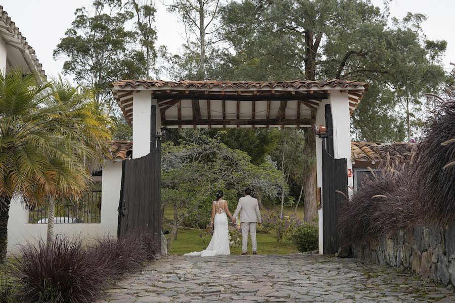 Fotografo di matrimoni Carlos Rodriguez (carlosfotoyvideo). Foto del 7 agosto 2021