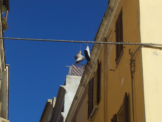 Scarpe, sono fuori luogo di Pretoriano