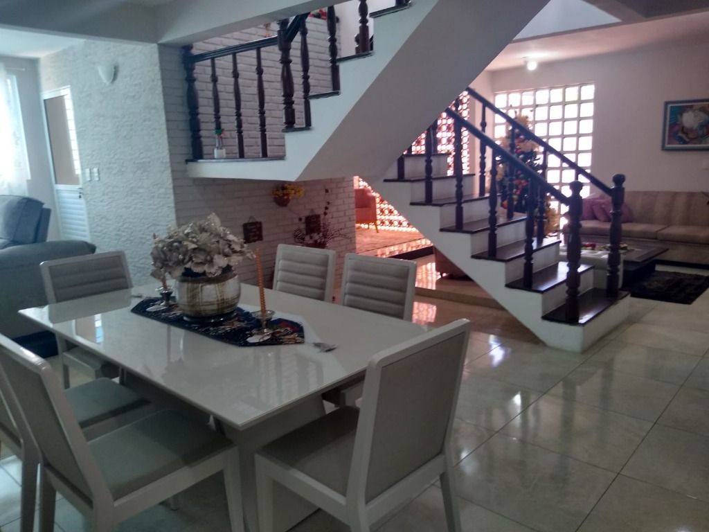 Casa com 3 dormitórios à venda, 245 m² por R$ 840.000,00 - Bessa - João Pessoa/PB