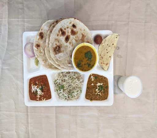 Deluxe Punjabi Thali