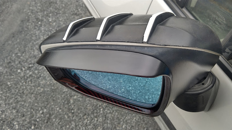 RAV4の缶塗装しか勝たん・サイドミラーバイザー・塗り分け塗装・アドパワー(AdPower)・TOYOTAロゴに関するカスタム事例の投稿画像13枚目