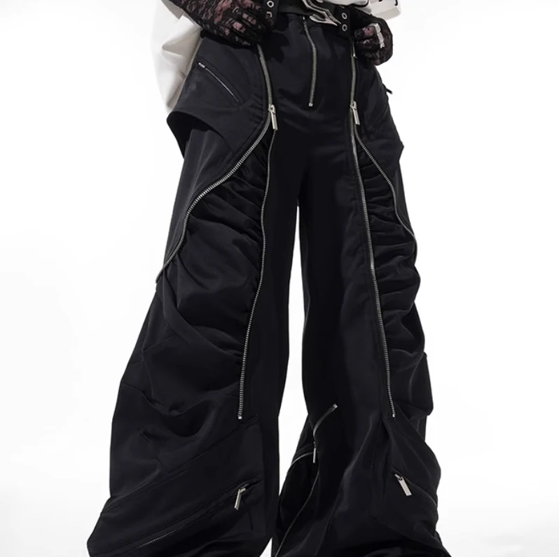 Deconstructing Design Zipper Workwear Casual broek, ideaal voor werk en vrije tijd. Duurzaam, comfortabel en stijlvol voor een moderne en functionele look.