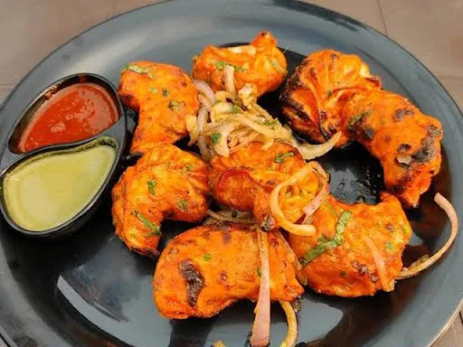 Veg Achari Momos