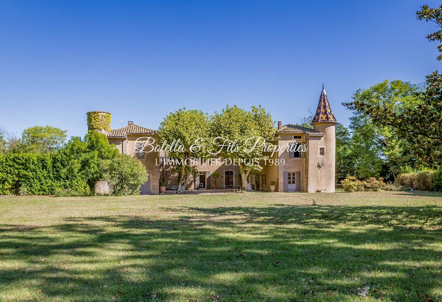 Vente château 18 pièces 404 m² à Uzès (30700), 1 495 000 €