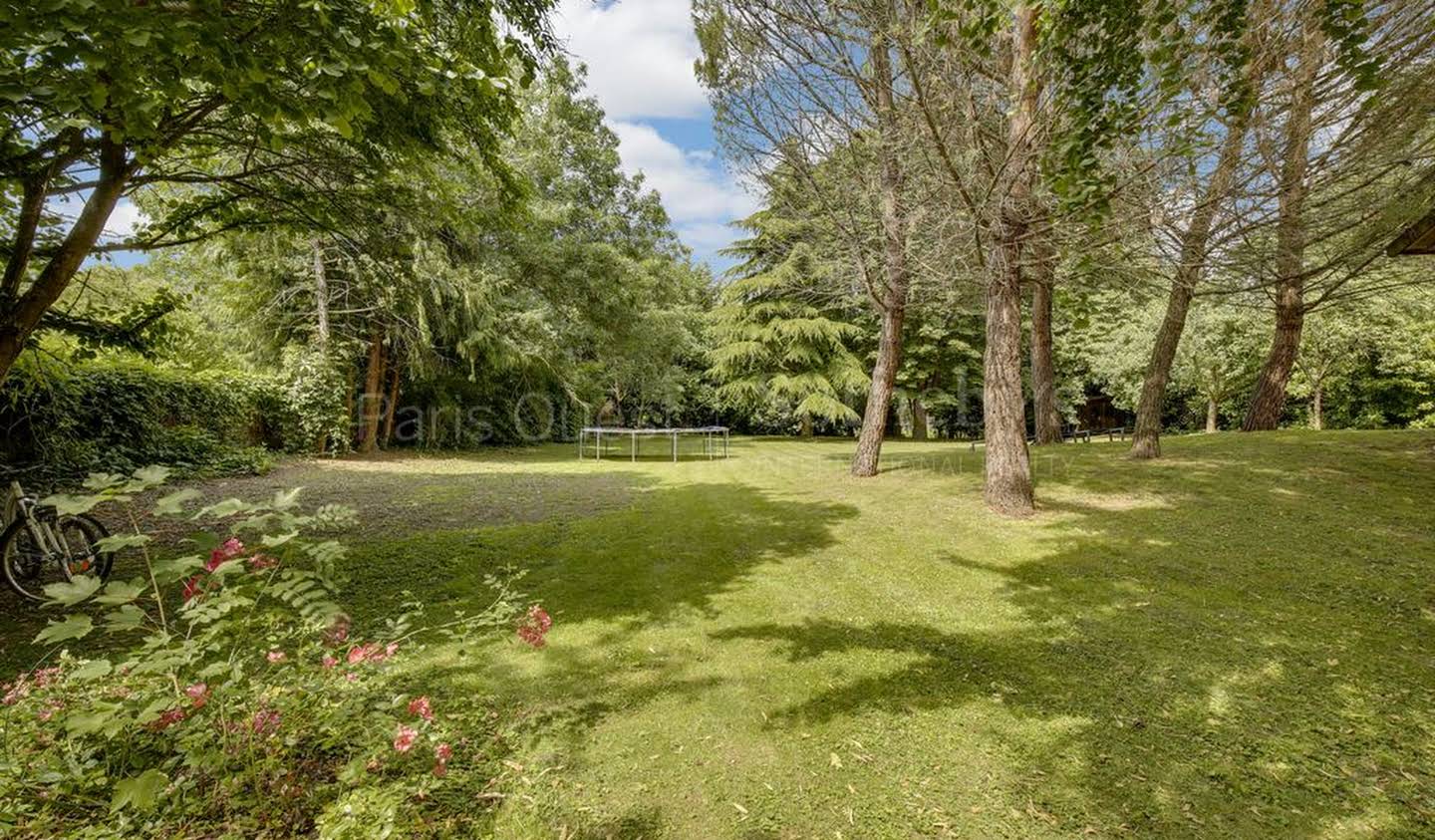 House with pool and terrace Montfort-l'Amaury