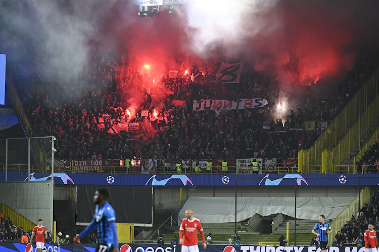 🎥 Supporters Benfica nemen Jan Breydel helemaal in, tot onvrede van blauw-zwarte supporters (die vaker net hetzelfde doen)