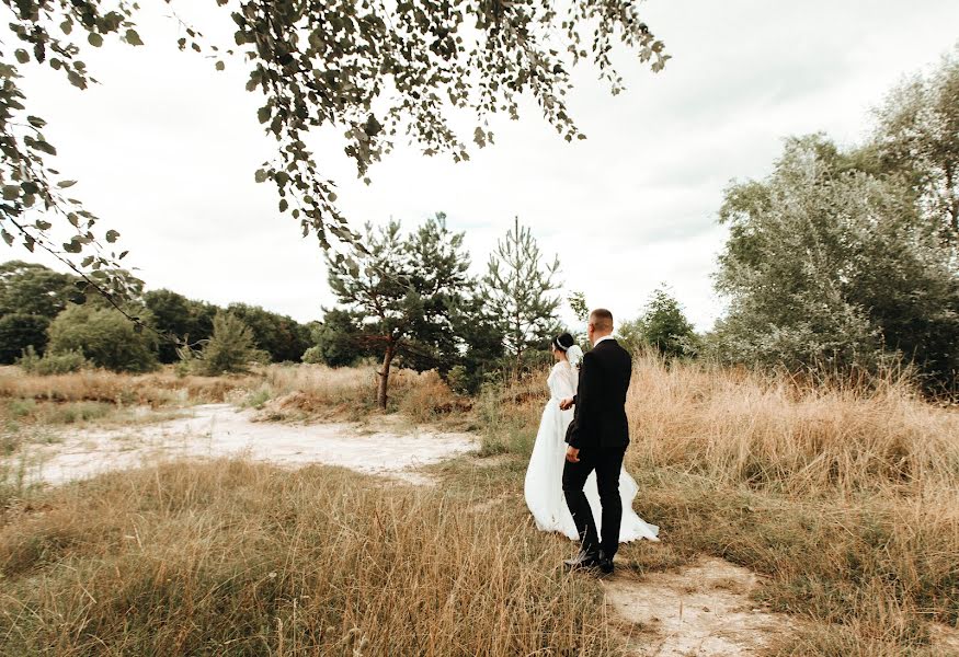 Fotografo di matrimoni Marina Brenko (ozivssg). Foto del 16 novembre 2021