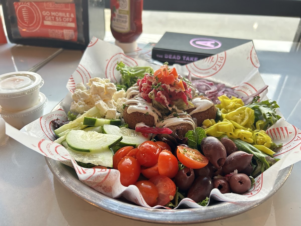 Falafel salad