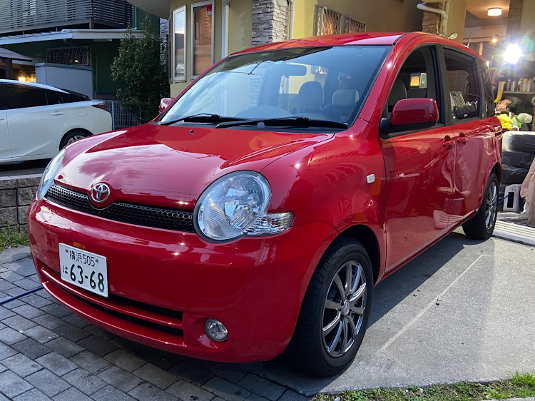 シエンタの洗車・信越シリコーン・テラテラ度合い半端なし！・んでも明日は大荒れの天気笑に関するカスタム事例の投稿画像10枚目