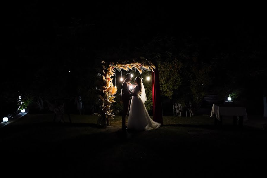 Fotógrafo de casamento Kirill Lopatko (lo-kyr). Foto de 10 de dezembro 2021