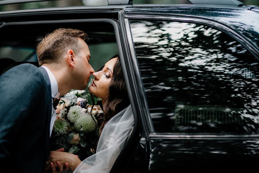 Fotógrafo de casamento Katya Voytukhovich (1806katy). Foto de 8 de fevereiro 2019