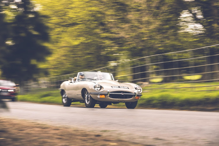 Jaguar E-Type (Series 2, roadster)