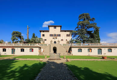 Villa with pool and garden 2