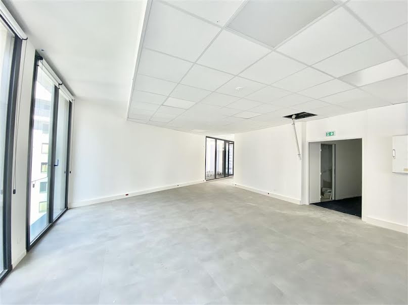 Location  locaux professionnels  248 m² à Asnieres-sur-seine (92600), 7 005 €