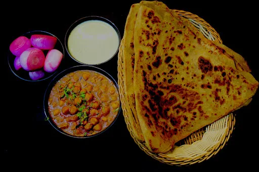 Chana Masala [300ml] With 2 Tawa Tringular Paratha