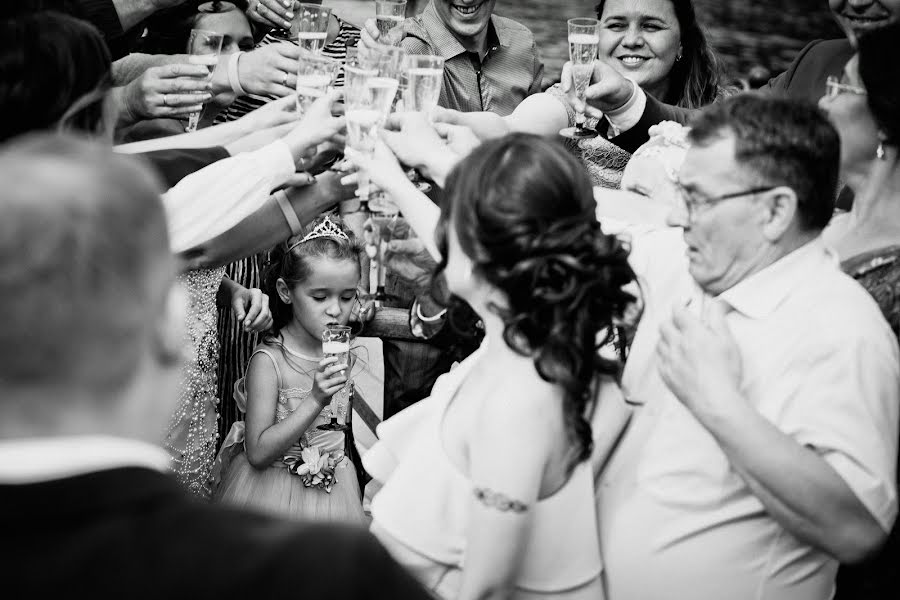 Wedding photographer Lyudmila Babikova (ludmilababikova). Photo of 6 December 2017