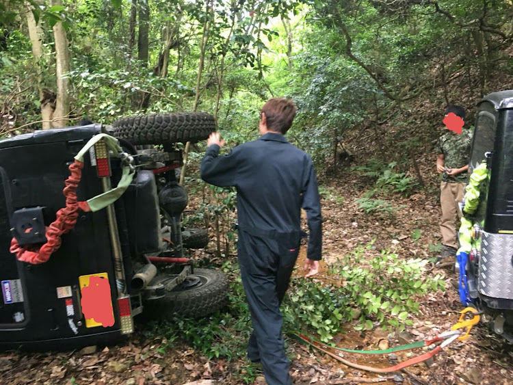 ジムニーのエムズガレージ・レッドメモリー・事故・山道でカーブ攻めまわりよったら事故った(´^ω^｀)に関するカスタム事例の投稿画像2枚目