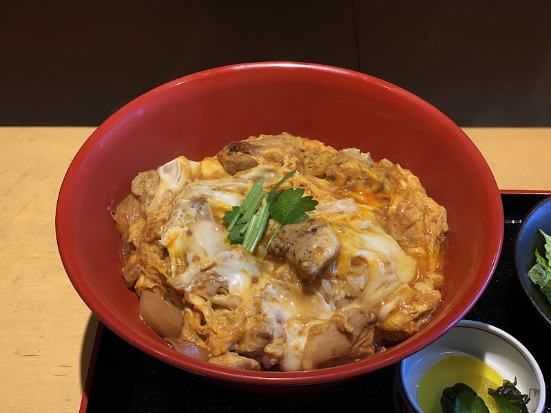 【話題グルメ】ダシがきいてる魅惑の親子丼 / 焼鳥居酒屋とりまるのランチ「奥久慈卵の親子丼」