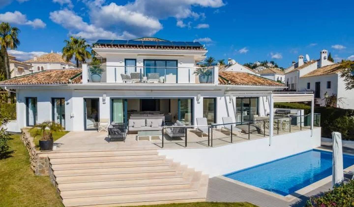 Villa with pool and garden Marbella