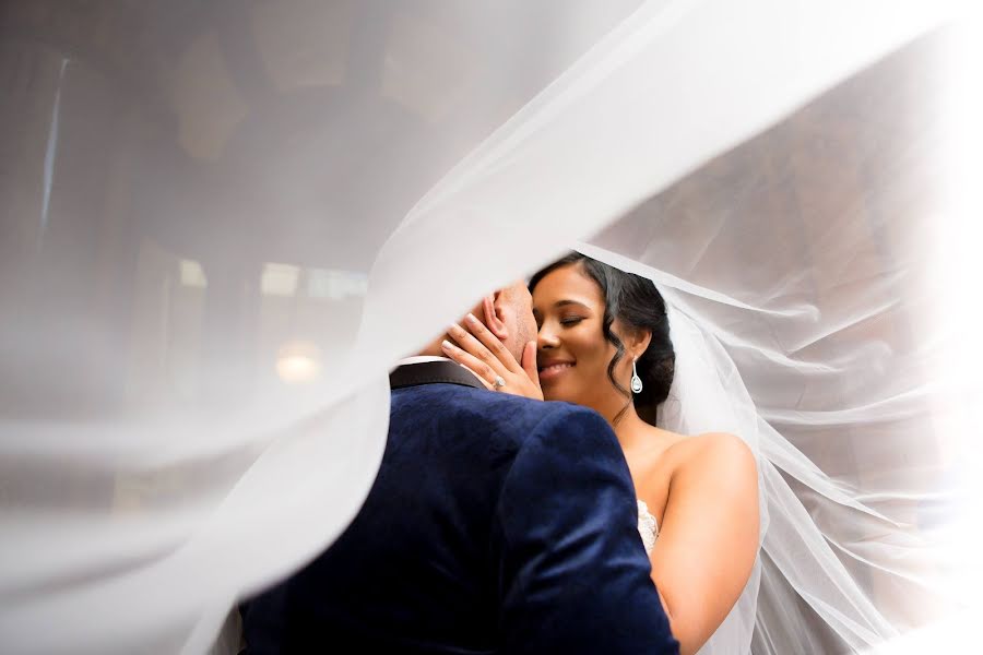 Wedding photographer Cyron Sobrevinas (capturedframes). Photo of 13 February 2019