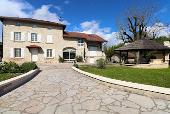 maison à Saint-Baudille-de-la-Tour (38)