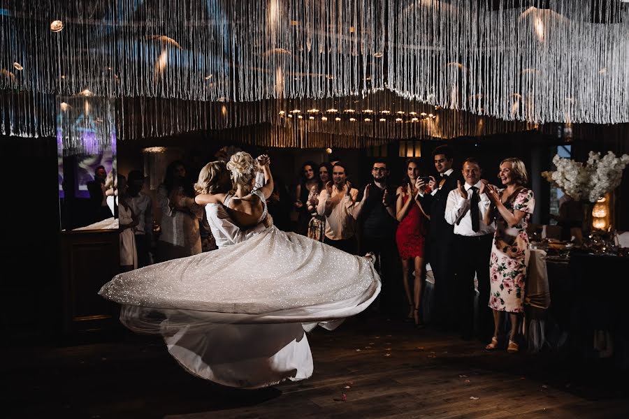 Wedding photographer Yaroslav Miroshnik (yarmir). Photo of 1 November 2019