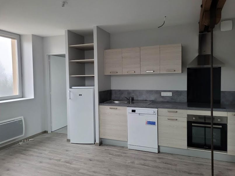 Location  appartement 2 pièces 31 m² à La Souterraine (23300), 420 €