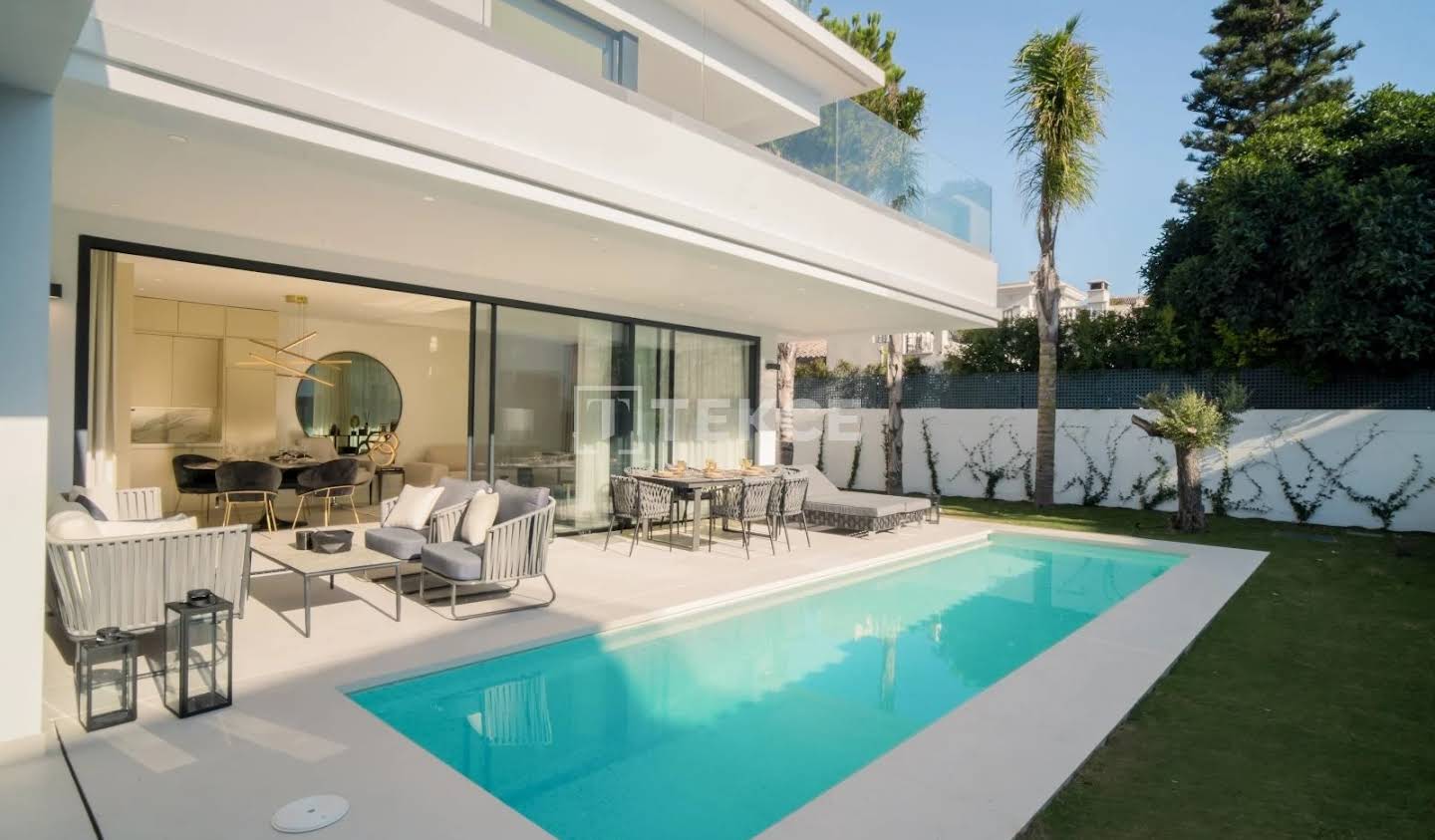 House with pool and terrace Málaga