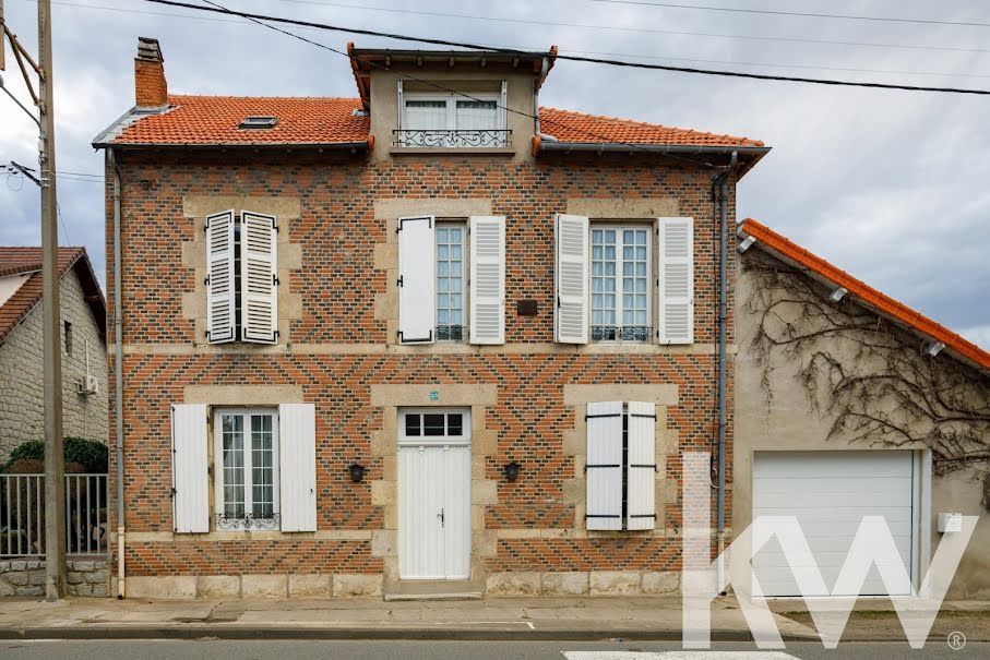 Vente maison 7 pièces 225 m² à Randan (63310), 348 000 €