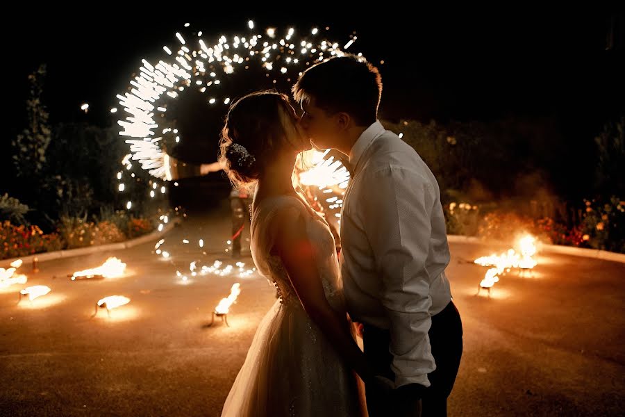 Fotógrafo de casamento Evgeniya Ivanova (ivanovamgn). Foto de 30 de março 2021