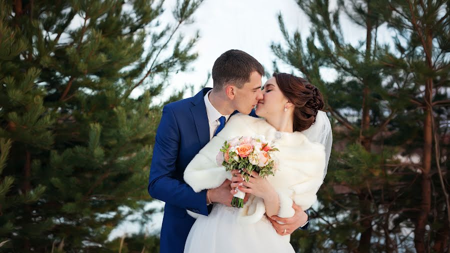 Wedding photographer Marina Makhneva (troynda77). Photo of 11 December 2015