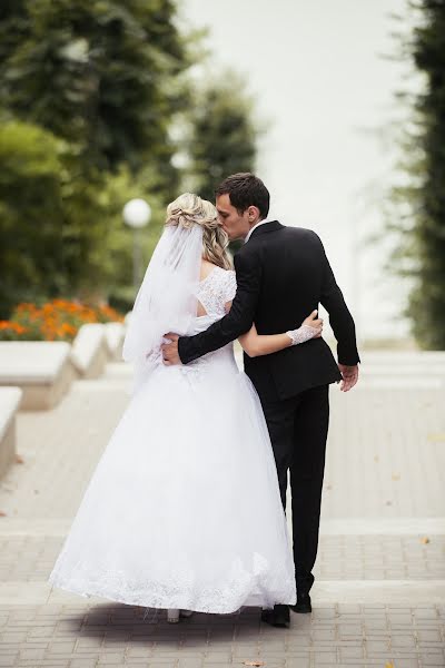 Wedding photographer Artem Apparatov (apparatov). Photo of 13 October 2019