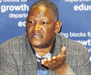 sends condolences:
      MEC Mandla Makupula