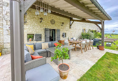 Maison avec piscine et jardin 2