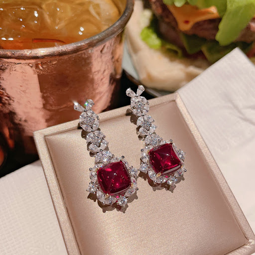 Title 2, Full Diamond Pendant Stud Earrings Set A sparkl...