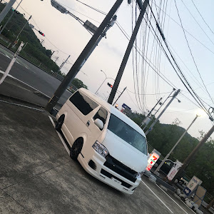 ハイエースワゴン TRH214W