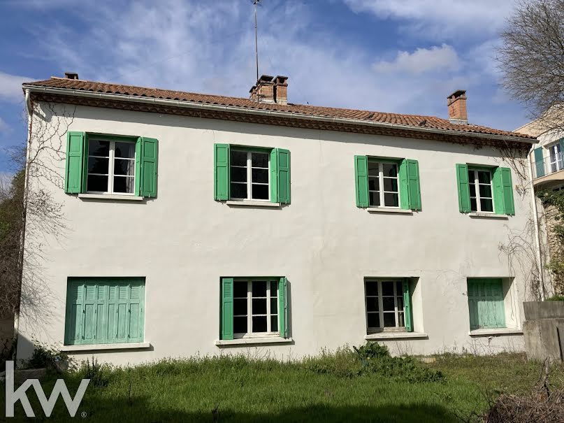 Vente maison 11 pièces 374.37 m² à Tarascon (13150), 320 000 €