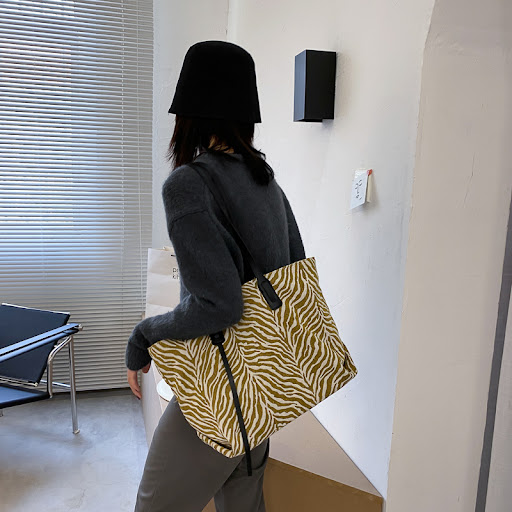 Title 2, Web celebrity zebra print tote bag. Carry your ...