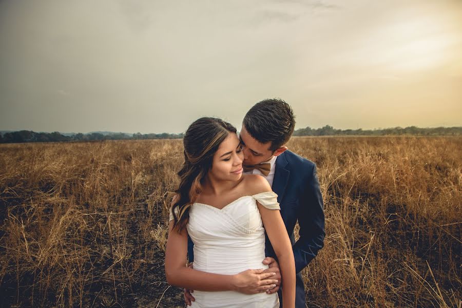 Fotógrafo de bodas Roberth Ramírez (soyroberth). Foto del 31 de mayo 2017