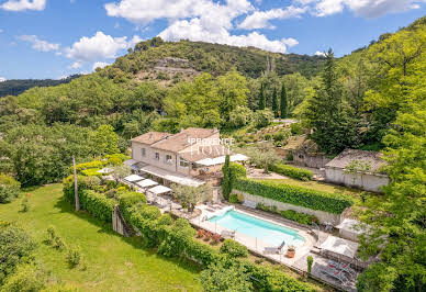 Maison avec piscine et terrasse 2