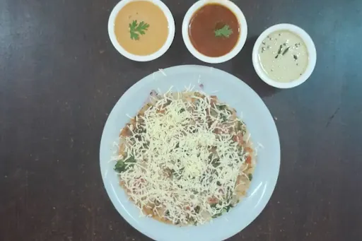 Onion Tomato Cheese Masala Uttapam