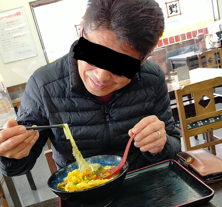 ハイエースバンの謝謝会・洒落屯車・車中泊は出会い・佐賀の悪い人を逮捕・4月も遠征すんでに関するカスタム事例の投稿画像4枚目